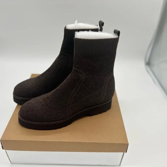 NEW $150 Andre Assous Womens Pisces Featherweight Brown  New Andre Assous Women\'s Pisces Featherweight Chocolate Brown Boots, Size 7 main image 1